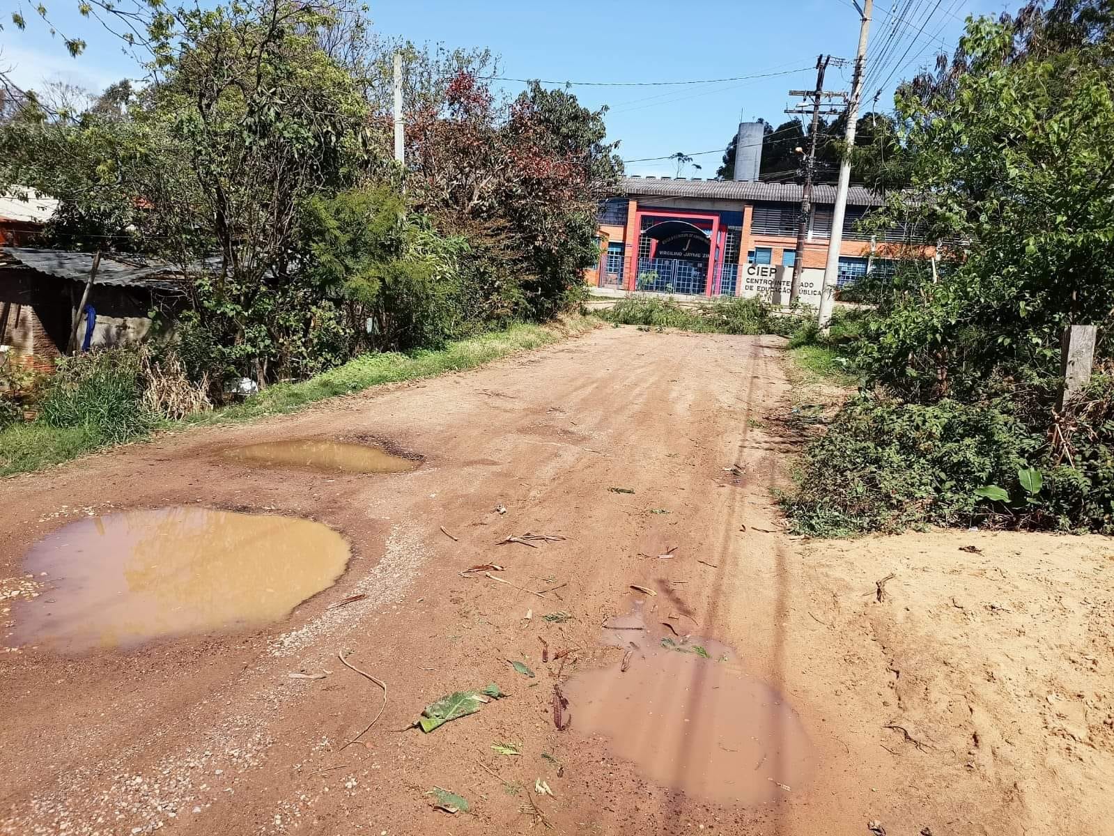 Buraqueira Leva Moradores A Fechar Rua No Bairro Preussler