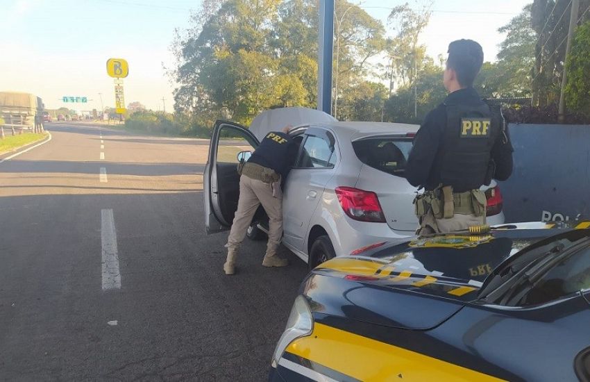 PRF prende rio pardense munições em carro clonado na BR 290