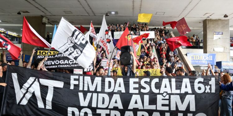 Mais de 16 milhões de brasileiros serão afetados pelo fim da escala 6×1