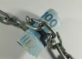 Entenda o que diz a lei sobre bloqueios de saldo do FGTS por dívida