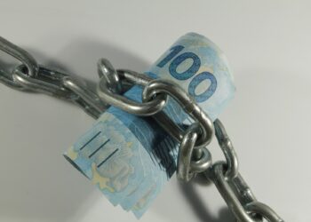 Entenda o que diz a lei sobre bloqueios de saldo do FGTS por dívida