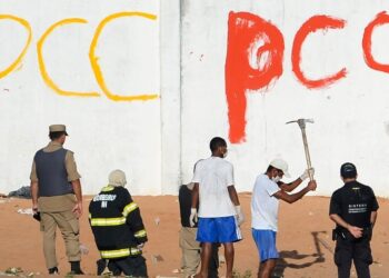 Governo brasileiro fica em alerta de intervenção americana, após facções serem classificadas como terroristas