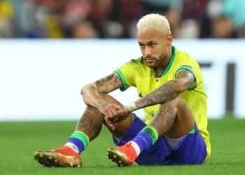 Neymar não treina com a Seleção Brasileira e presença na Copa do Mundo é incerta