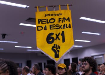 Votação pelo fim da escala 6×1 é suspenso e nova data já está marcada