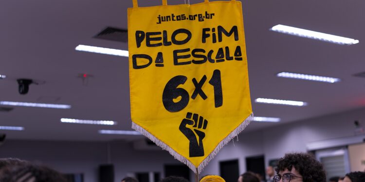 Votação pelo fim da escala 6×1 é suspenso e nova data já está marcada