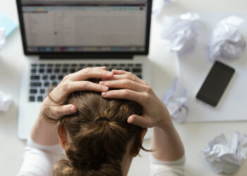 Cuidado com a saúde mental deixa de ser obrigação só dos funcionários; conheça a nova regra