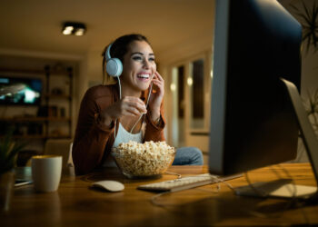 Netflix está sendo processada por viciar clientes e monetizar bilhões de dados dos usuários