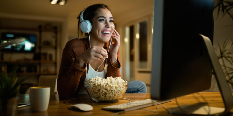 Netflix está sendo processada por viciar clientes e monetizar bilhões de dados dos usuários