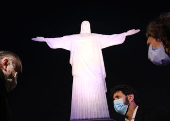 Vítimas da pandemia são homenageadas pelo Ministério da Saúde em capitais brasileiras