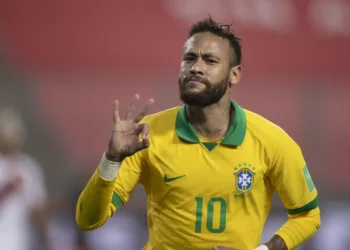 Treinador avalia momento de Neymar e dá veredito sobre convocação para Copa do Mundo