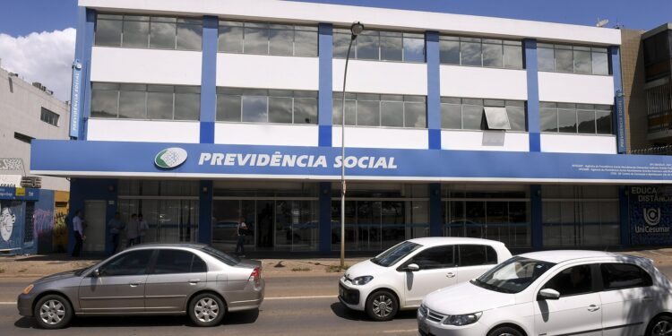 Mais de 98% dos dados vazados do INSS eram de pessoas já falecidas