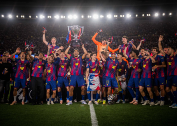 Após vitória sobre maior rival, equipe conquista título do campeonato nacional