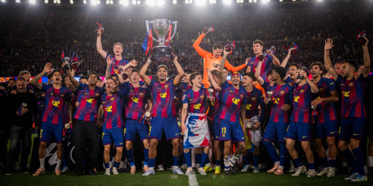Após vitória sobre maior rival, equipe conquista título do campeonato nacional