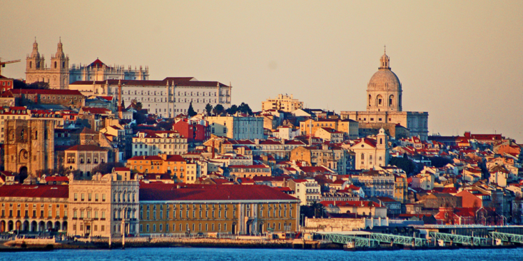 Portugal aumenta rigidez e residência brasileira em Portugal fica mais complicada