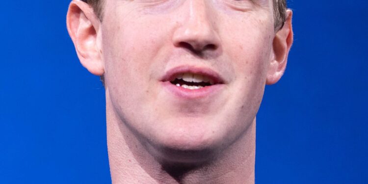Mark Zuckerberg justifica demissões na Meta e mira liderança na corrida da Inteligência Artificial