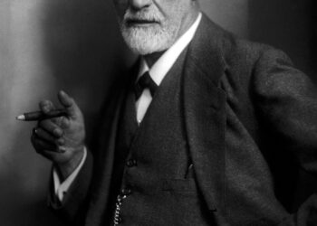 Sigmund Freud, importante psicanalista, refletiu sobre a inveja: “Você foi criticado porque teve coragem de ser quem os outros não conseguem”