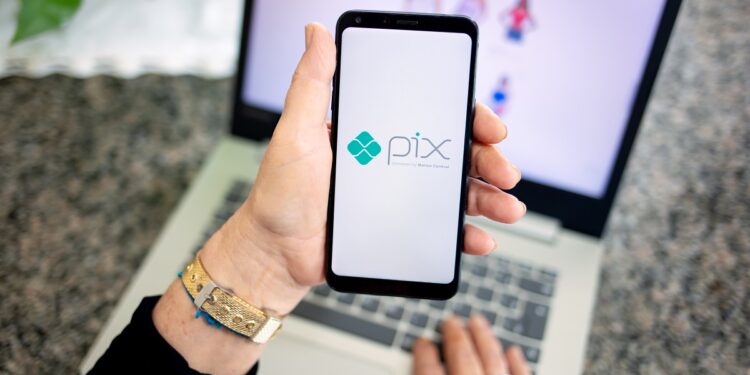 Usuários se assustam com instabilidade do Pix e transferências foram suspensas
