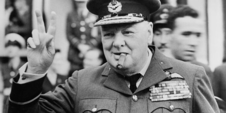 Winston Churchill, herói nacional, reflete sobre sucesso: “O sucesso é ir de fracasso em fracasso sem perder o entusiasmo”