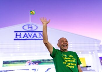 Como Luciano Hang transformou uma loja de 40m2 no império da Havan