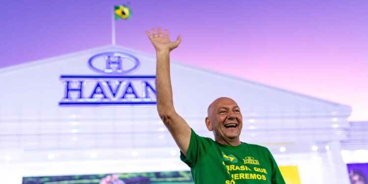 Como Luciano Hang transformou uma loja de 40m2 no império da Havan