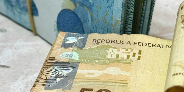 Dinheiro extra: calendário de pagamento do abono salarial é revelado