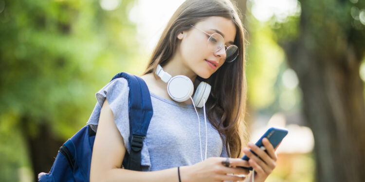 Conteúdos paras adolescentes nas redes sociais serão mais restritos e controlados