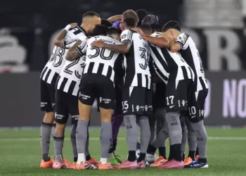 Clube brasileiro recebe quinta punição e está proibido de contratar novos jogadores