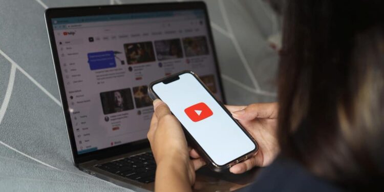 Criadores de conteúdo para o YouTube ganham recurso de IA dentro da plataforma