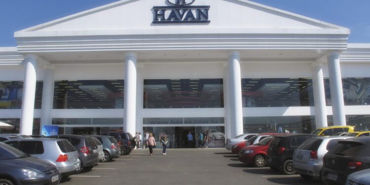 Nova megaloja da Havan gera 200 empregos e custou R$ 100 milhões a Luciano Hang
