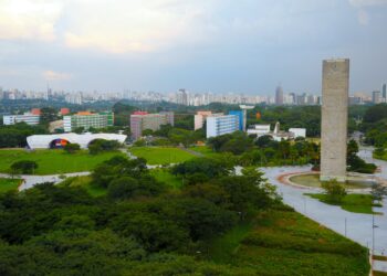 Universidade brasileira anuncia processo seletivo e vai pagar mais de R$ 4 mil para os aprovados