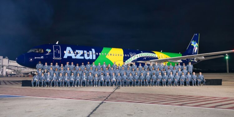 Avião que levou a Seleção para os EUA foi alugada e adesivada por companhia aérea brasileira