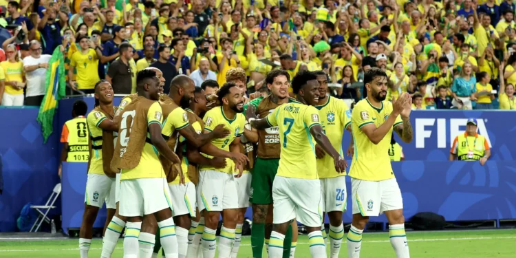 Trabalhadores vão escolher se trabalham ou não no dia de jogo do Brasil