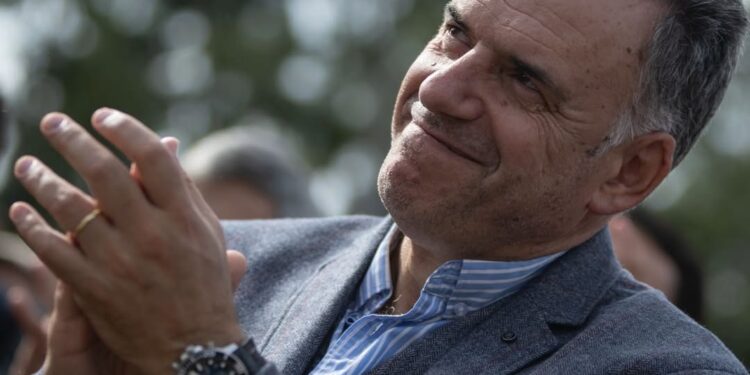 Presidente abre o jogo e revela detalhes da compra de veículo antes de tomar posse