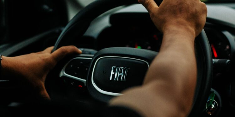 Uber muda padrão na categoria Black e motoristas diminuem interesse em aderir programa do governo