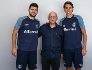 Direção do Grêmio anuncia renovações de elenco