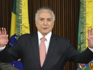 Temer volta atrás de novo e desiste do indulto