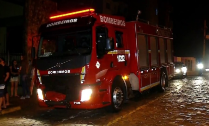 Morador de Cachoeira cai de moto dentro de valão na BR-116