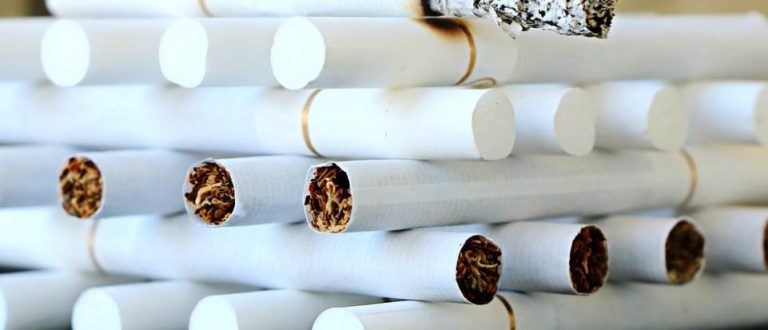 O perigo das bitucas de cigarro motiva indicação para Prefeitura