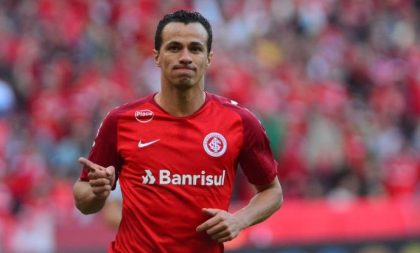 Inter anuncia a saída de Leandro Damião