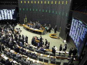 Deputados querem reajuste automático igual ao do Suprem