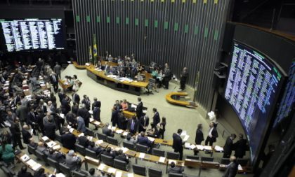 Deputados querem reajuste automático igual ao do Suprem