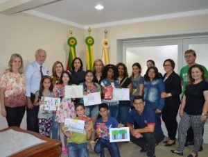 Prefeitura reconhece melhores desenhos da Trilha Ecológica