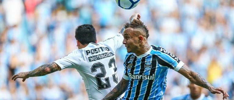 Grêmio vence Corinthians na despedida do Brasileirão