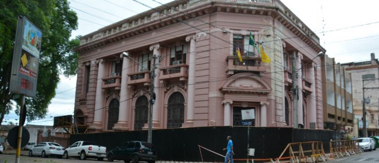 Pintura do prédio da Câmara vai custar R$ 162 mil