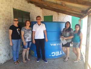 Escolas recebem reservatórios para coletar água da chuva