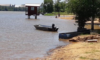 Rio Jacuí invade a Praia Nova em Cachoeira