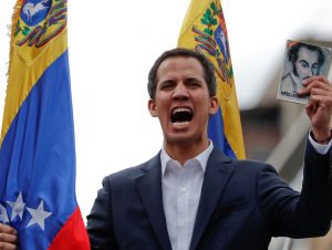 Guaidó faz juramento e diz ser presidente em exercício da Venezuela