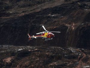 Vale aciona sirenes às 5h30 e retira moradores do local