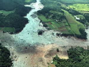 PM diz que está patrulhando Brumadinho para evitar saques