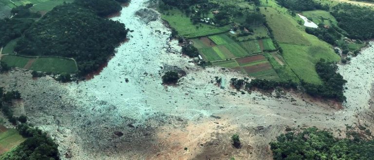 PM diz que está patrulhando Brumadinho para evitar saques